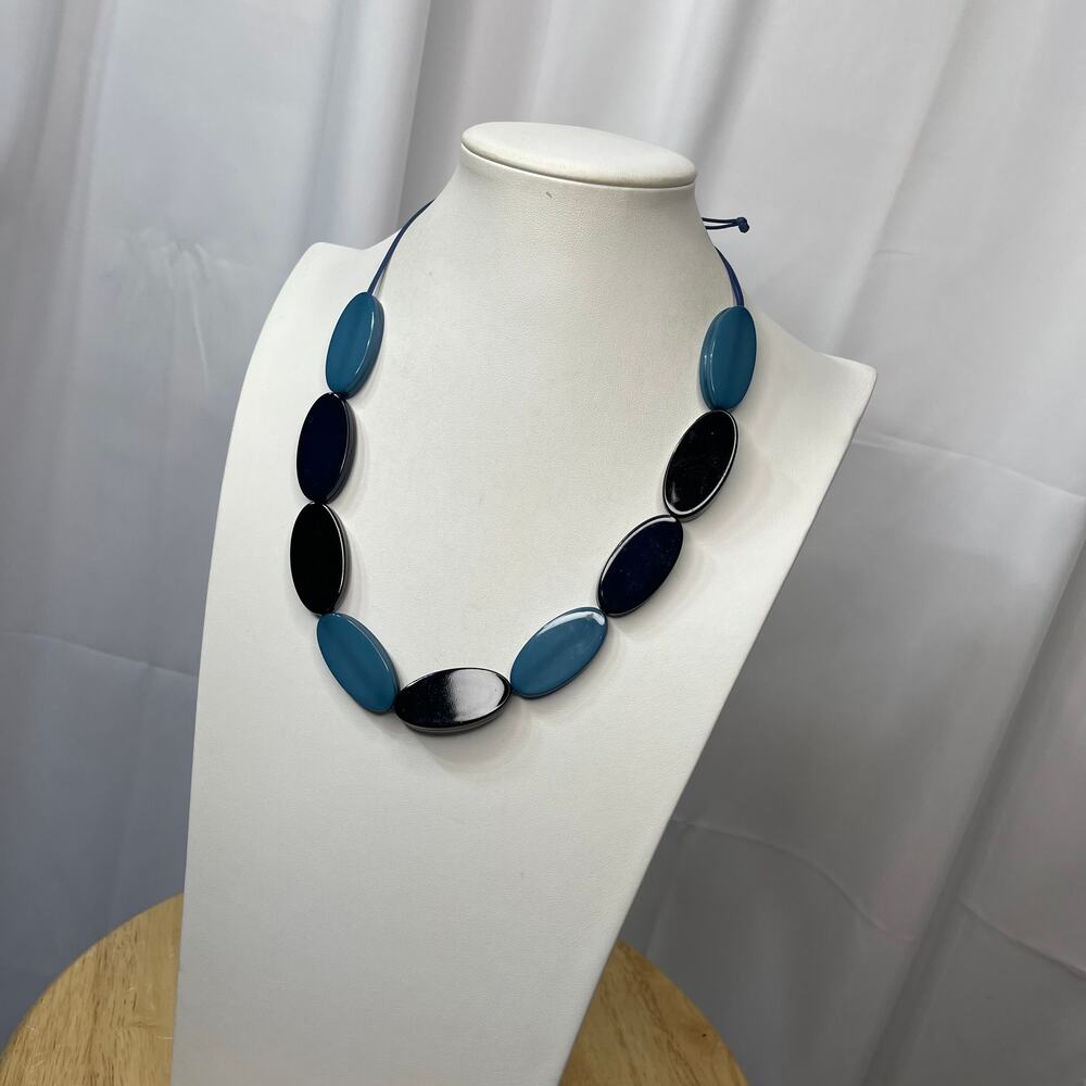 chunky beaded necklace reversible blue black white signed costume jewelry